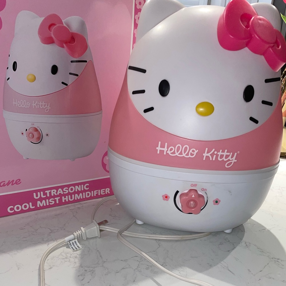 Crane Adorable Hello Kitty Ultrasonic Cool Mist Humidifier